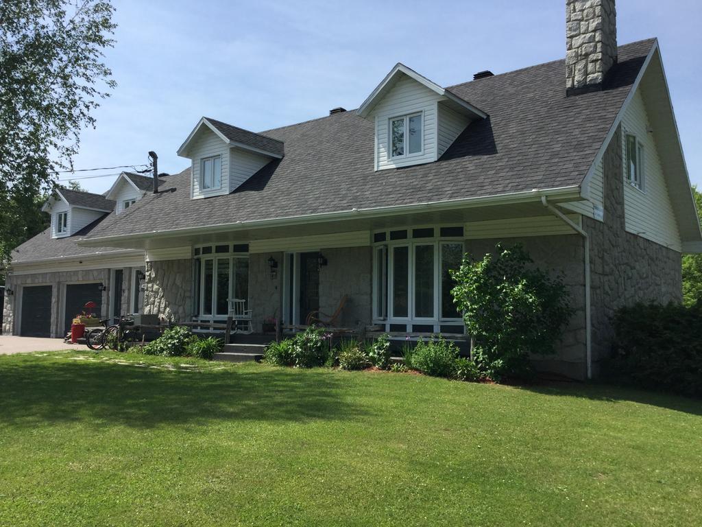 La Maison Des Eboulis Victoriaville Exterior photo