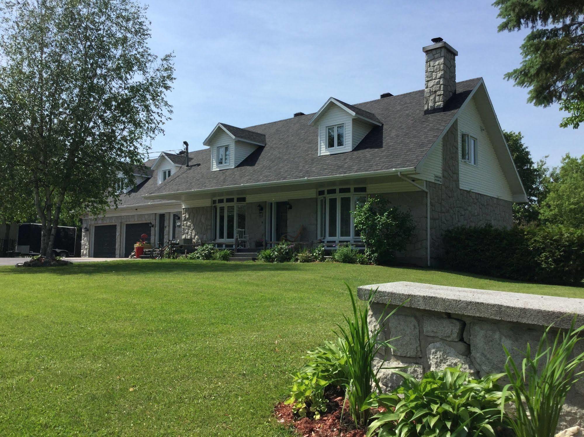 La Maison Des Eboulis Villa Victoriaville Exterior photo